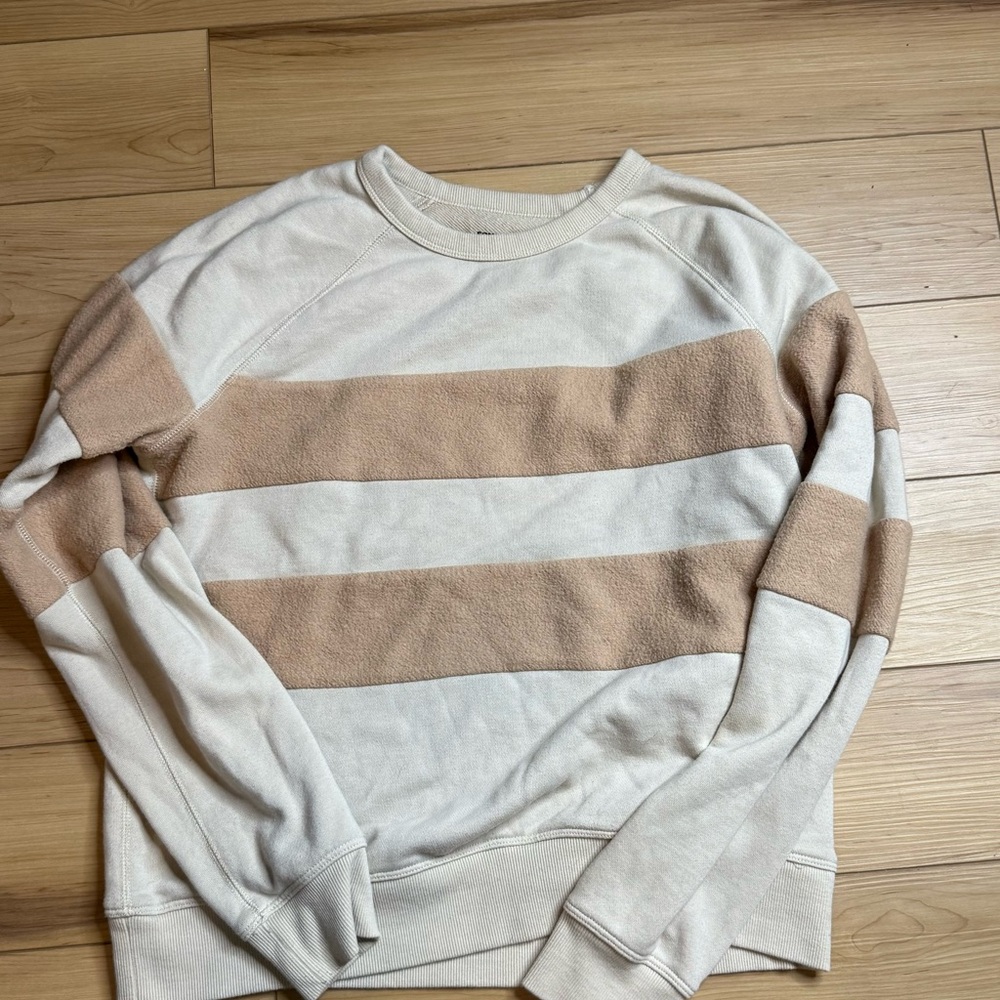 Women’s small long sleeved shirts, blouse, and sweater lot. All barely worn! - Picture 9 of 12